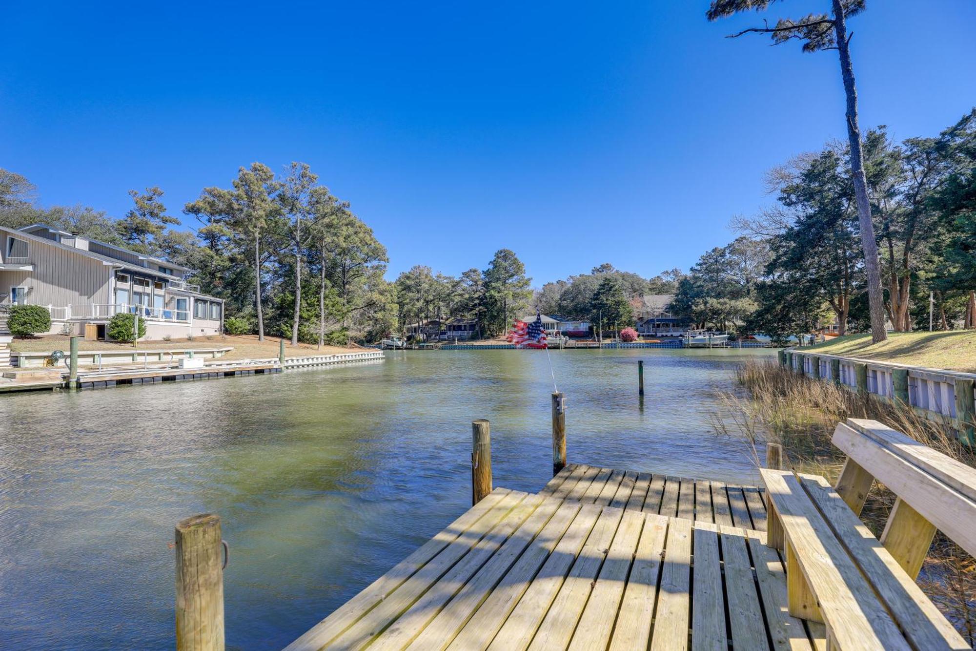 Waterfront Pine Knoll Shores Gem With Boat Dock Exterior foto