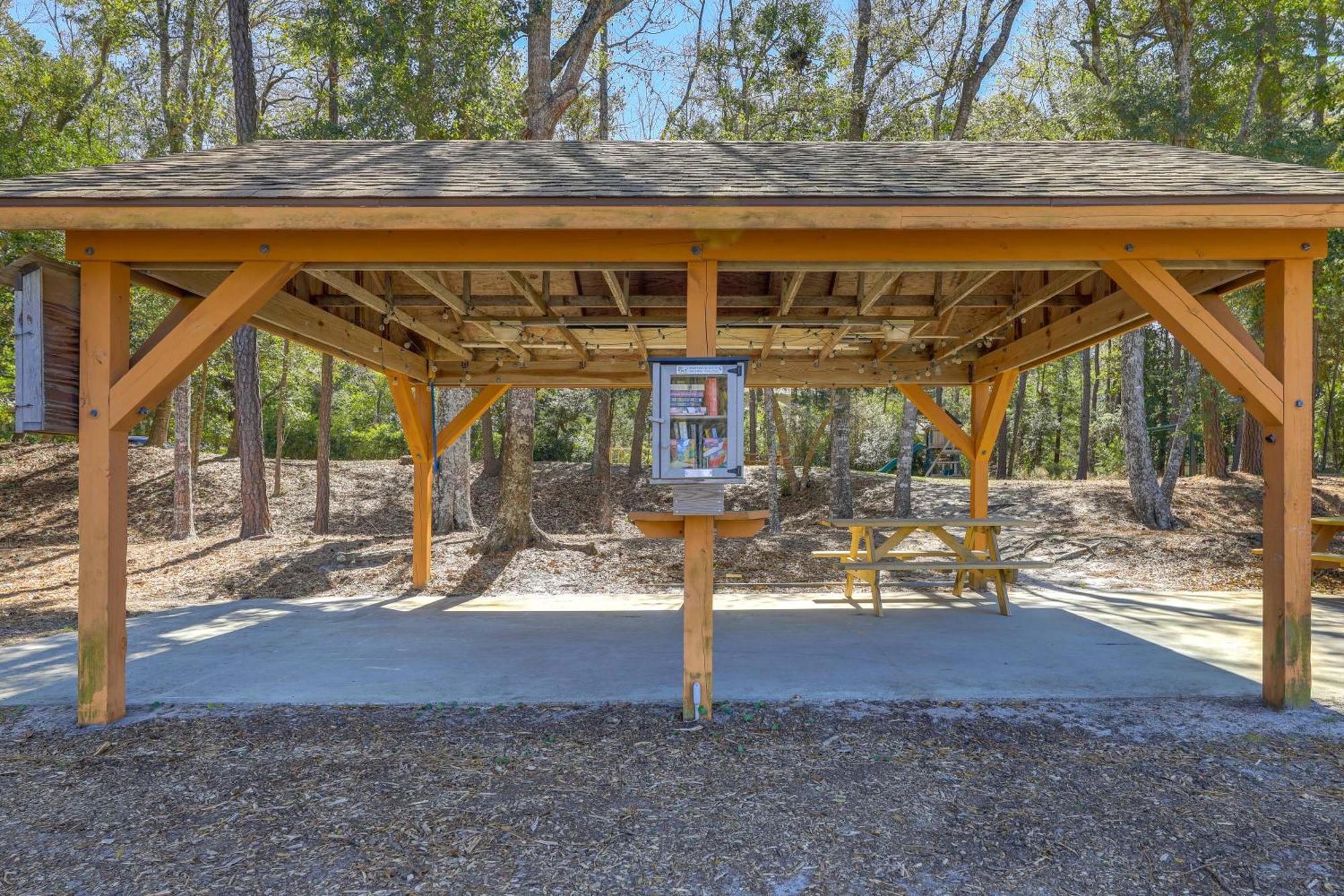 Waterfront Pine Knoll Shores Gem With Boat Dock Exterior foto